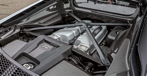 2016 Audi R8 V10 Plus Review - autoX