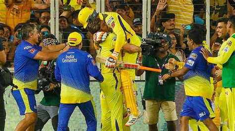 What rift? Dhoni lifts Jadeja after winning hit, ending all rumours | Mint