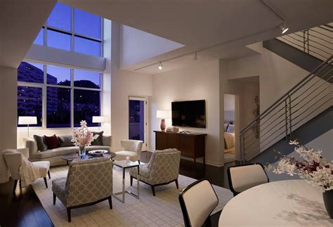 Hollywood California Apartments for Rent | Live at the Avenue