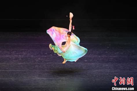 广州：“顶尖舞者”亮相中山大学|广州市_新浪新闻