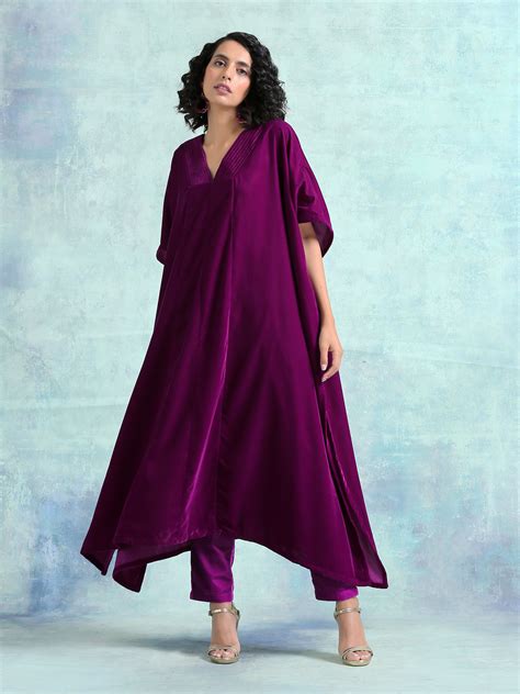 Wine Velvet Kaftan Kurta – trueBrowns