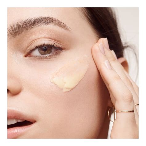 Vitamin Enriched Face Base - Moisturizer and Primer • 15ml