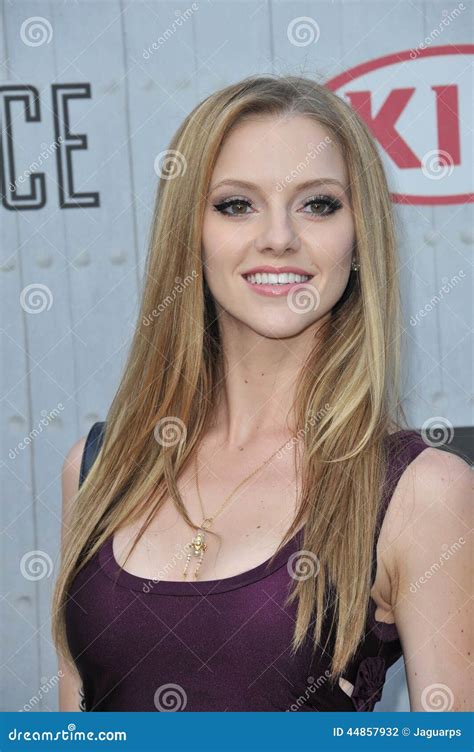 Elle Evans