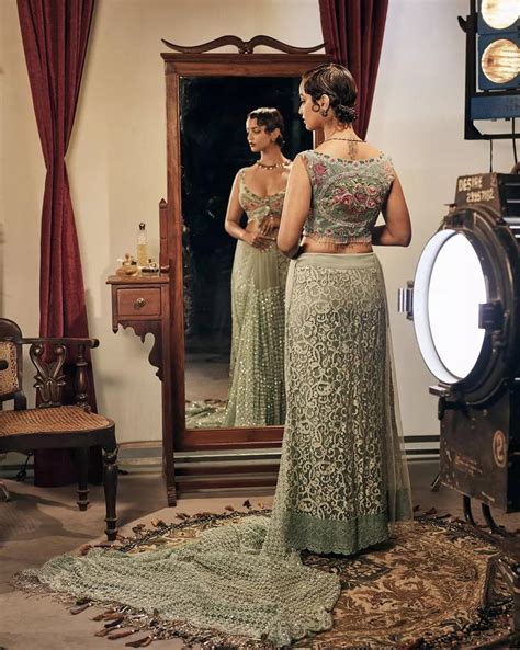 40+ Sleeveless Blouse Designs in 2024