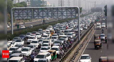Heavy traffic leads to slow movement of vehicles, CM arrival delayed by ...