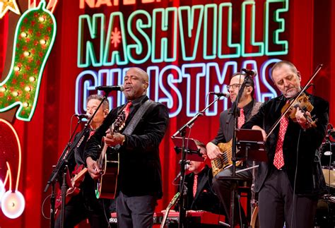 Nate Bargatze Christmas Special: Carrie Underwood's "Stretchy Pants"