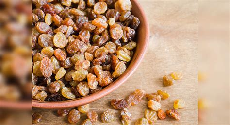 10 Health benefits of Munakka (Raisin) you must know