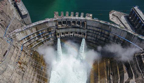 创造多项世界第一，白鹤滩水电站比三峡大坝厉害在哪里？_坝体