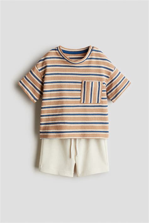2-piece T-shirt and sweatshorts set - Beige/Blue striped - Kids | H&M IN