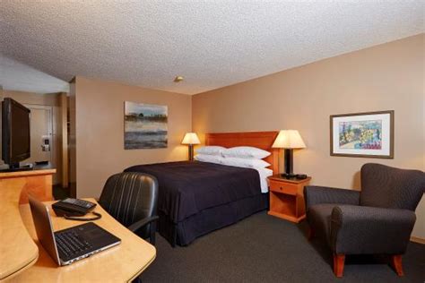 ROYAL HOTEL (Lloydminster, Alberta) - Hotel Reviews, Photos, Rate ...