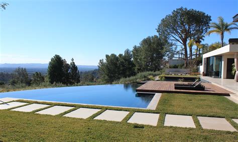 Ryan Swimming Pool 的图像结果