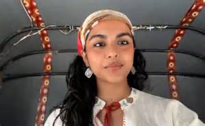 Who Is Bandana Girl? The Creator Of A 2-Second Viral Makeup Clip On X ...
