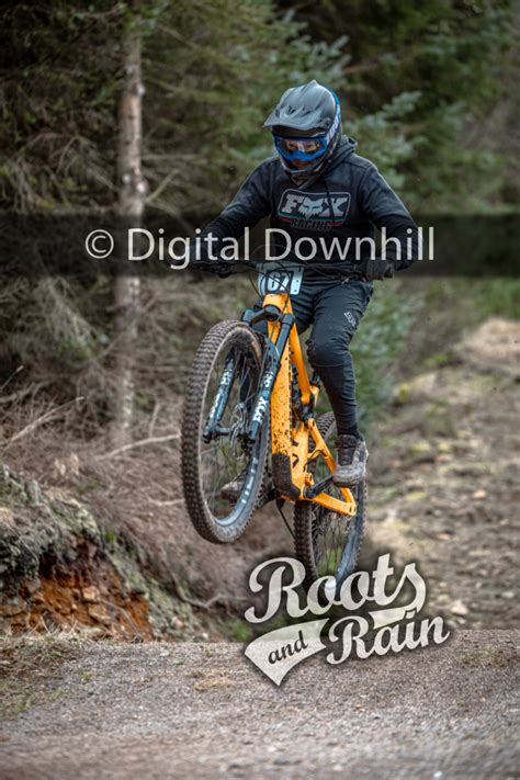 Ben NICHOLSON 67 - Roots & Rain