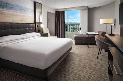 WARNER CENTER MARRIOTT WOODLAND HILLS LOS ANGELES: LOW RATES, SAVE ON ...