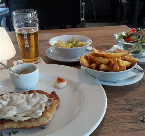 HOTEL EETCAFE IN D'OUWE PEEL (Helenaveen) - Inn Reviews, Photos, Rate ...