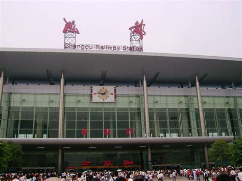 今年国庆、中秋假期成都车站增开9趟列车