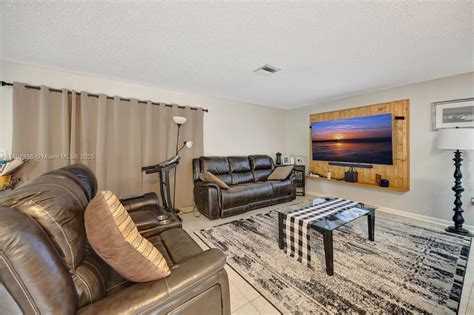 21519 SW 90th Ave, Cutler Bay – Mario Avalos