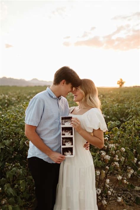 Spring baby on the way 👼 | Pregnancy announcement pictures, Couple ...