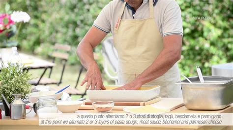 Ricetta lasagne al ragù   Red lasagna with meat sauce al  