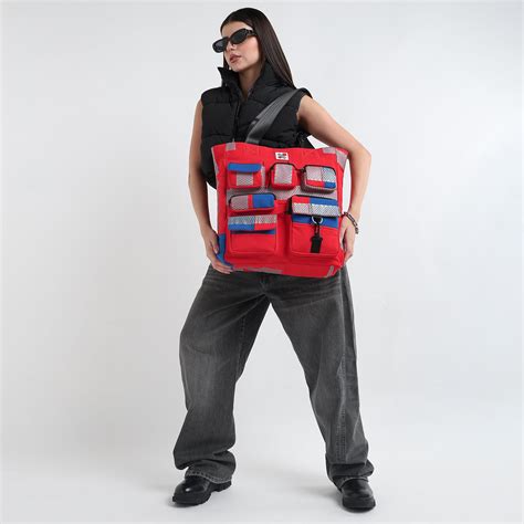 POCKET CLUSTER LAPTOP TOTE - Strobe Red-Blue – NO MORE