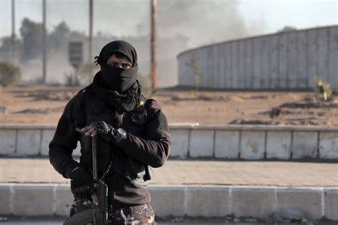 'Hostages rescued' as SDF retakes IS-occupied prison