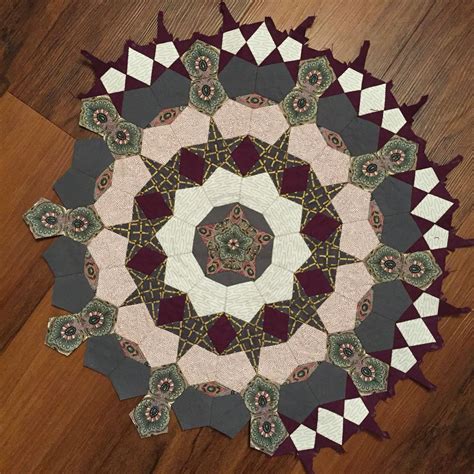 Second rosette 2 complete | Hexagon quilt pattern, Origami quilt, Paper ...