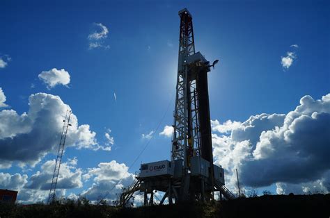 Drilling Rig Pictures Wallpaper (75+ images)