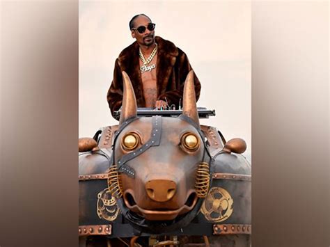 Snoop Dogg to star in Eli Roth's upcoming horror film 'Don't Go In That ...