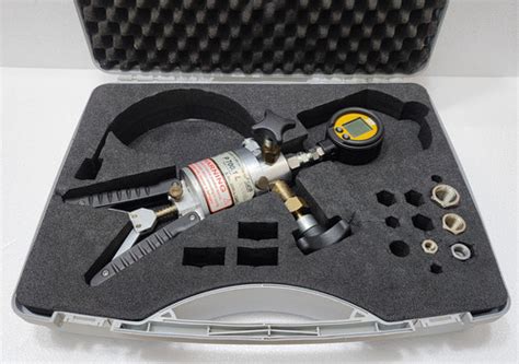 Sika P700.1L | Pressure Calibrator P 700.1 L | 700 bar | Versatile Marine