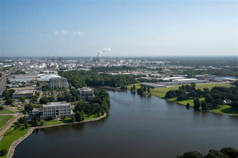 What malls are open in Louisiana on Christmas? Holiday hours here