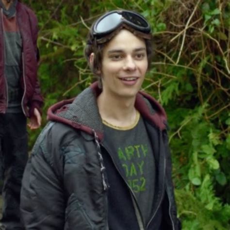 Pin by rainbowsan on The 100 🌲⚔ | Devon bostick, Jasper jordan, Devon