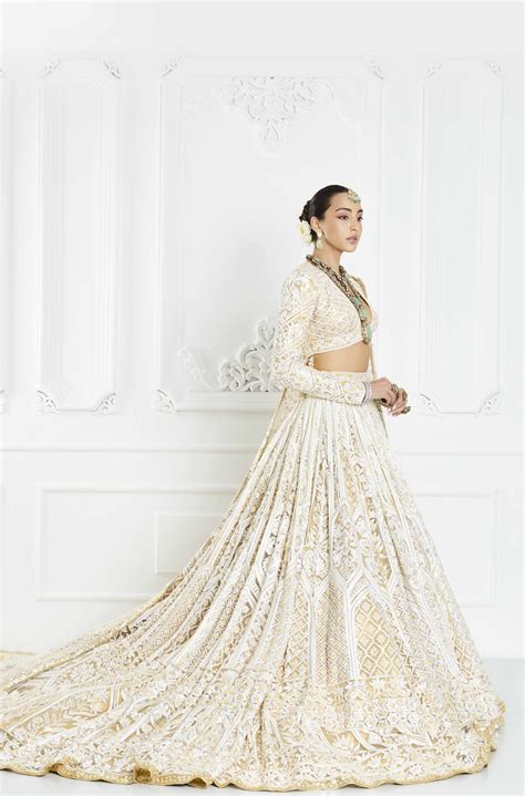Ivory and Gold Kashmiri Embroidered Trailing Lehenga Set – Manish Malhotra