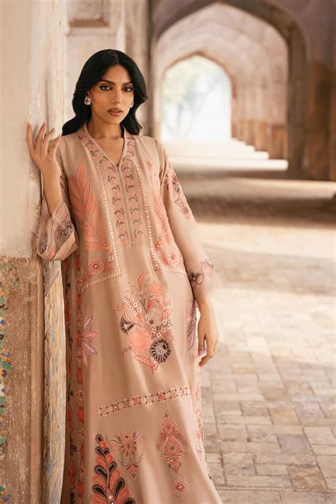 SHAZIA RAUF KHAN ‘CHAND KA DEEDAR’ - MEHRMAH – embellishedkurtas