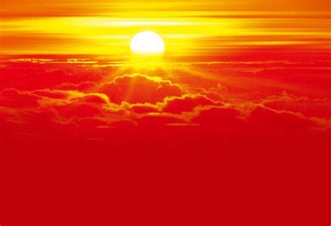 山东烟台：天气晴好 海上日出红似火