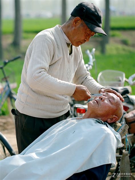 太爷爷留下的“剃头挑子”，它是清朝时期可移动的“理发店”|剃头|挑子|理发店_新浪新闻