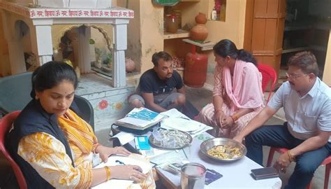 Neemuch Rajasthan Police SI snatched service pistol shot him | नीमच में ...