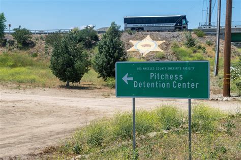 10 people injured in fight at Pitchess Detention Center in Castaic ...