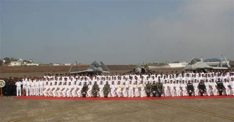 Visakhapatnam: Fuel tank falls off MiG 29 on CISF quarters in INS Dega ...