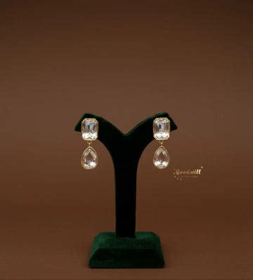 CLASSIC DROP EARRINGS