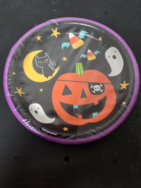7″ Paper Plate 8 Count Family Friendly Halloween | Party America