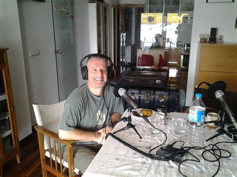 Craig Wealand: Good Vibrations Catching the Waves in Valencia ...