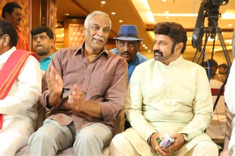 NTR Centenary Award: ఎన్టీఆర్ శతజయంతి ఉత్సవాల్లో భాగంగా అలనాటి నటి ఎల్ ...