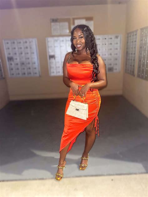 What Color Shoes To Wear With An Orange Dress: 35+ Beautiful Ideas