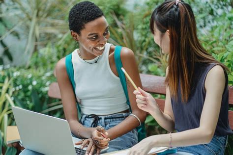 A Student’s Guide to Choosing the Right Community College - Learning Liftoff