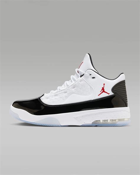Jordan Max Aura 2 Men's Shoe. Nike ID