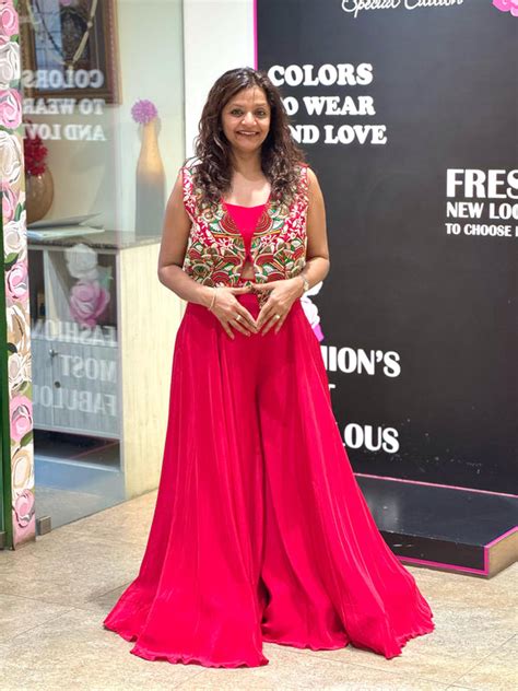 Pastels Boutique - Gowns, Tunics, Kurtis & Women’s Fashion Store ...