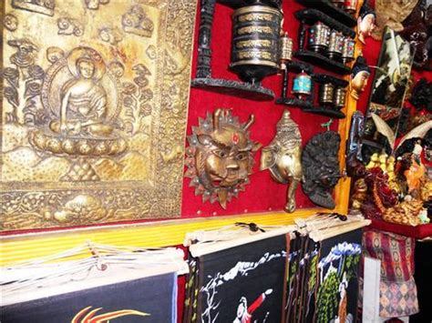 Shopping in Darjeeling, Famous Shopping Places in Darjeeling