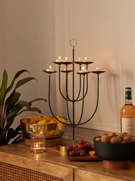 Daisy Candelabra, 8 flowers – Fleck