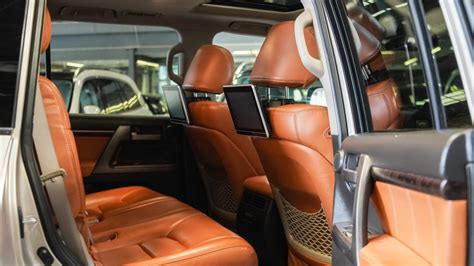 Buy Used/ Preowned Toyota Land Cruiser LC200 SE: Luxury