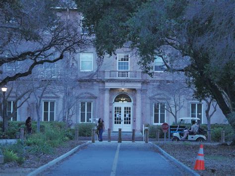 Students with accommodations say housing rules disadvantage them